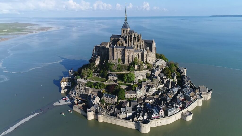 Lạc vào Mont Saint Michel – Hòn đảo thiên đường của nước Pháp